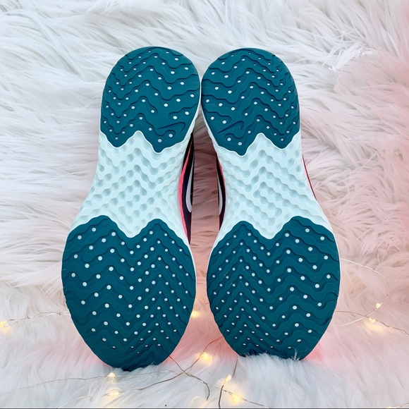 New Women’s Nike Legend React Athletic Shoes - Picture 6 of 7